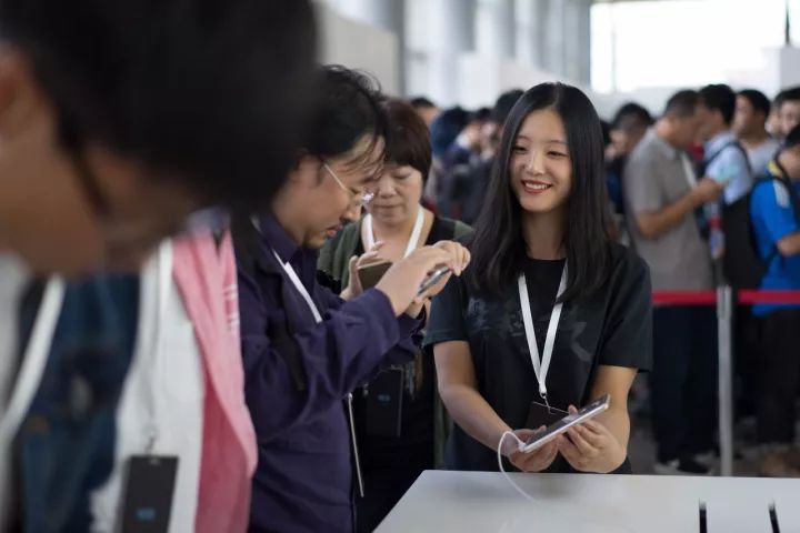 杨京津:走向世界的中国客服